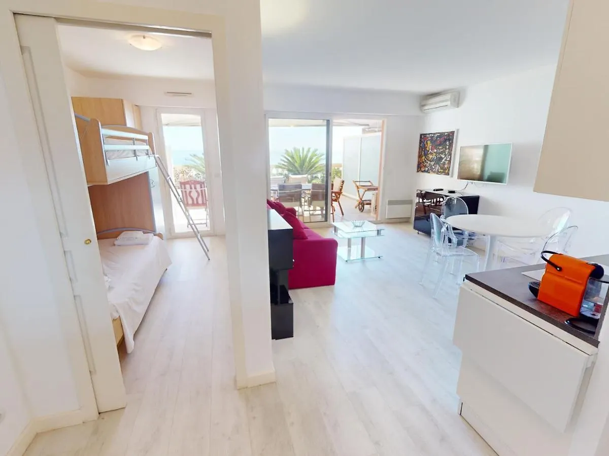 3 Pieces Climatise Avec Terrasse, Garage Et Wifi A Menton - Fr-1-196-342 Apartment France