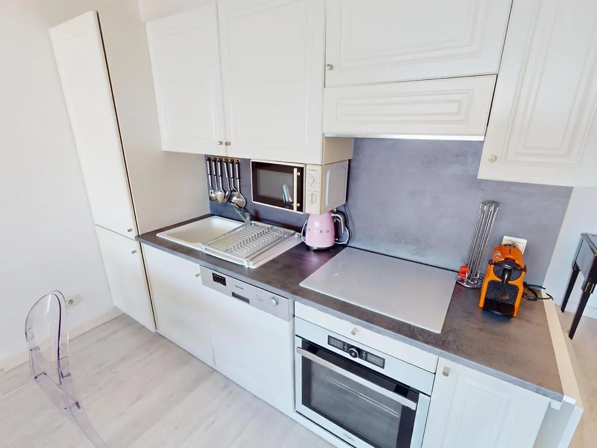 3 Pieces Climatise Avec Terrasse, Garage Et Wifi A Menton - Fr-1-196-342 Apartment 0*,