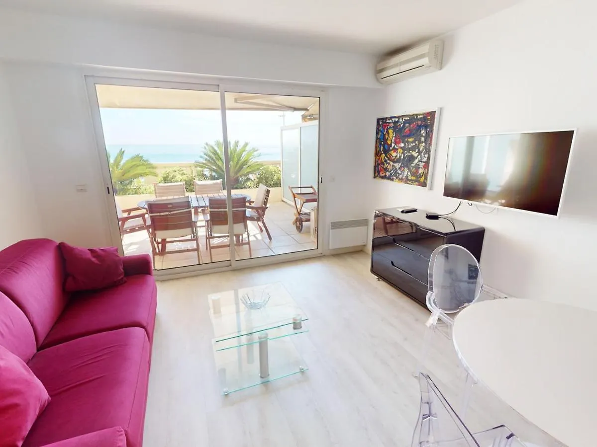 3 Pieces Climatise Avec Terrasse, Garage Et Wifi A Menton - Fr-1-196-342 Apartment 0*,  France